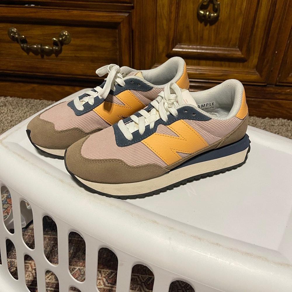 Women’s New Balance 237
